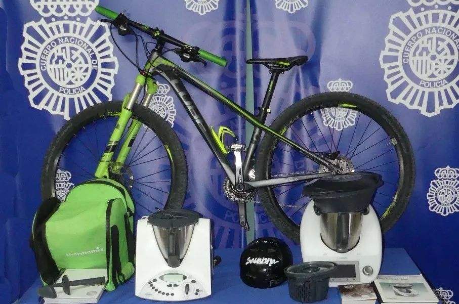 Algunos de los artículos recuperados por la Policía Nacional de Salamanca