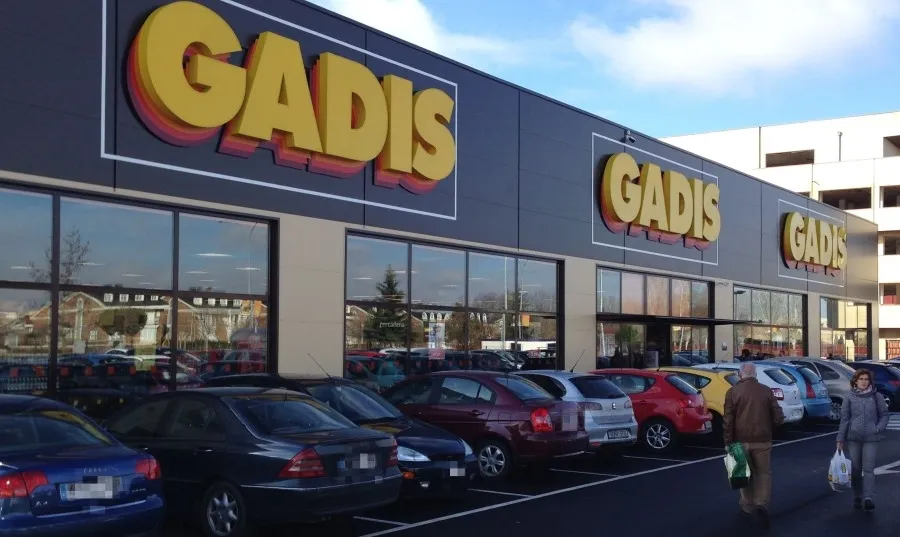 Para estar más próxima a los clientes y proporcionarles el mejor servicio, la compañía continuó ejecutando en 2019 su plan de aperturas, ampliación y modernización de establecimientos