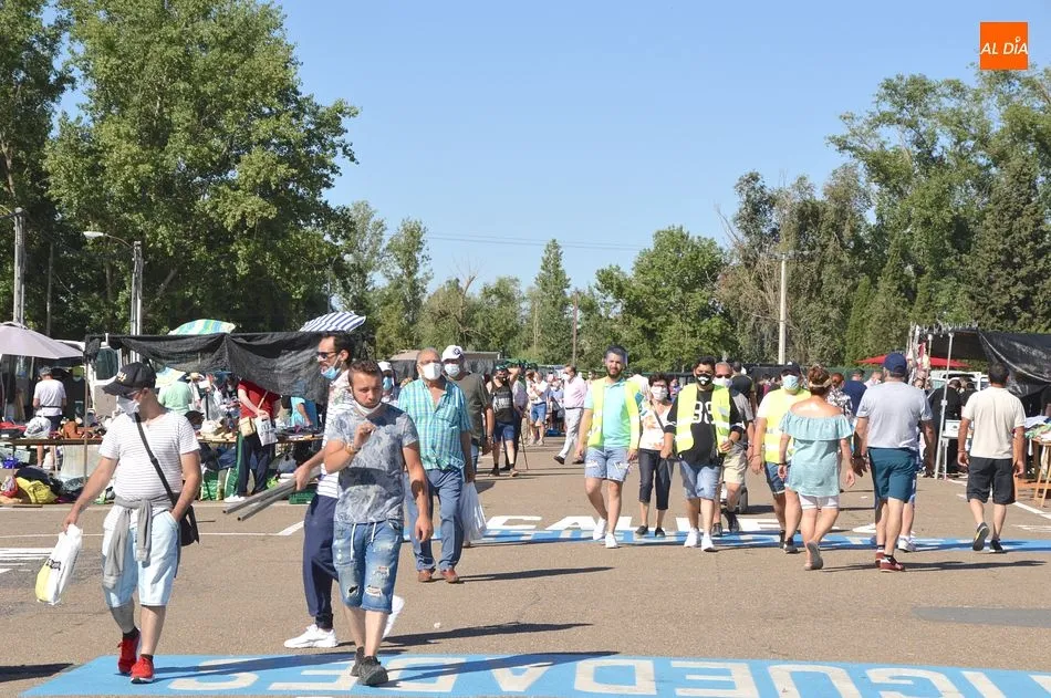 El recinto de La Aldehuela se llena de puestos, público y medidas de seguridad - Fotos: Ángel Merino