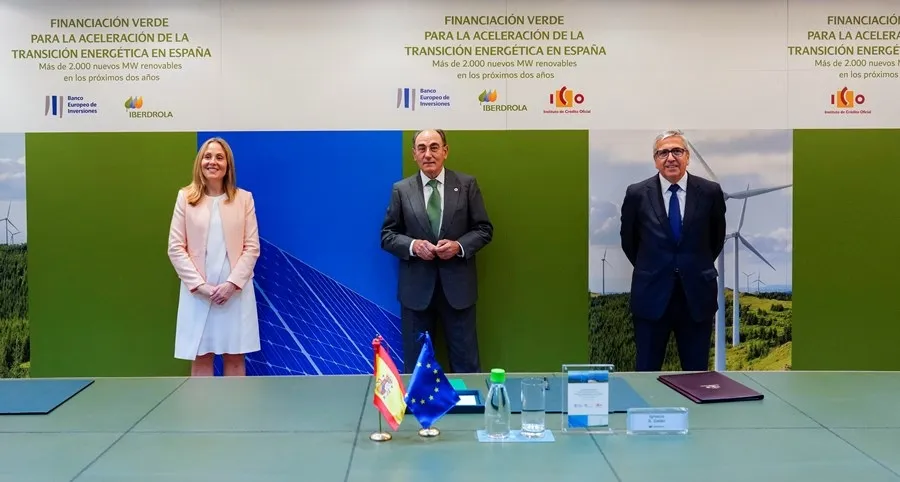 Emma Navarro, vicepresidenta del BEI; Ignacio Galán, presidente de Iberdrola, y el presidente del ICO, José Carlos García de Quevedo
