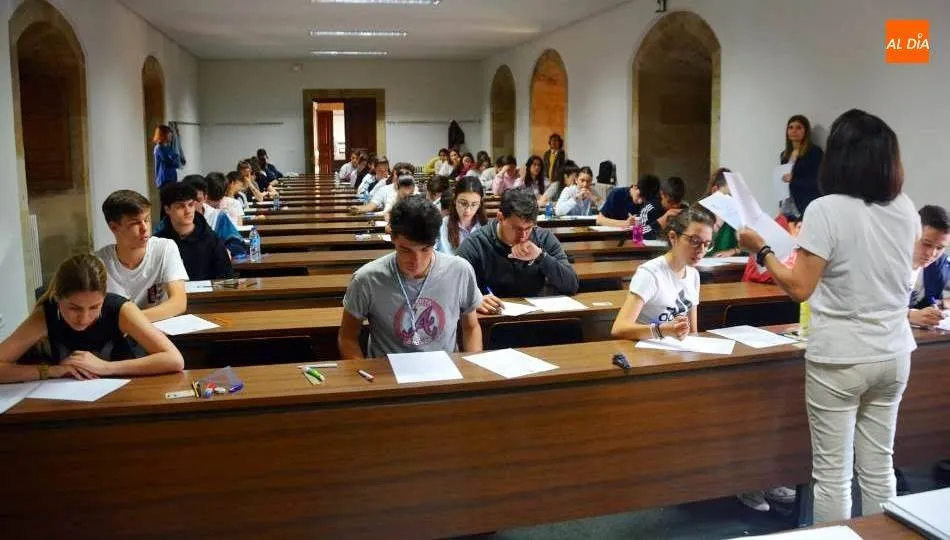 Alumnos en una anterior prueba de acceso a la Universidad - Archivo