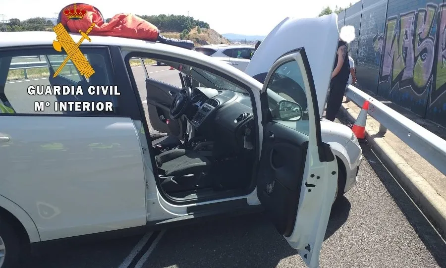 Vehículo en el que fue localizada la droga