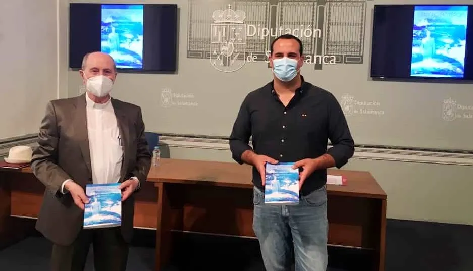Eusebio Gómez, autor de este libro, junto a David Mingo, diputado de Cultura, en la presentación de la obra