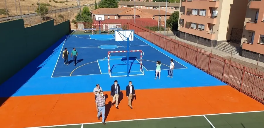 Entre las mejoras realizadas por el Ayuntamiento en Tejares se encuentran estas instalaciones deportivas