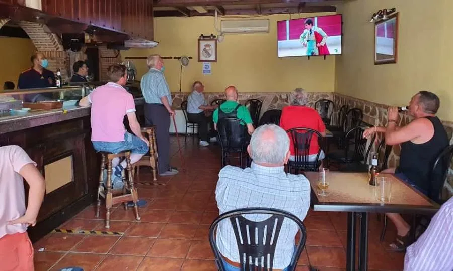Interior del Bar España en Cantalpino. Foto Facebook Bar España