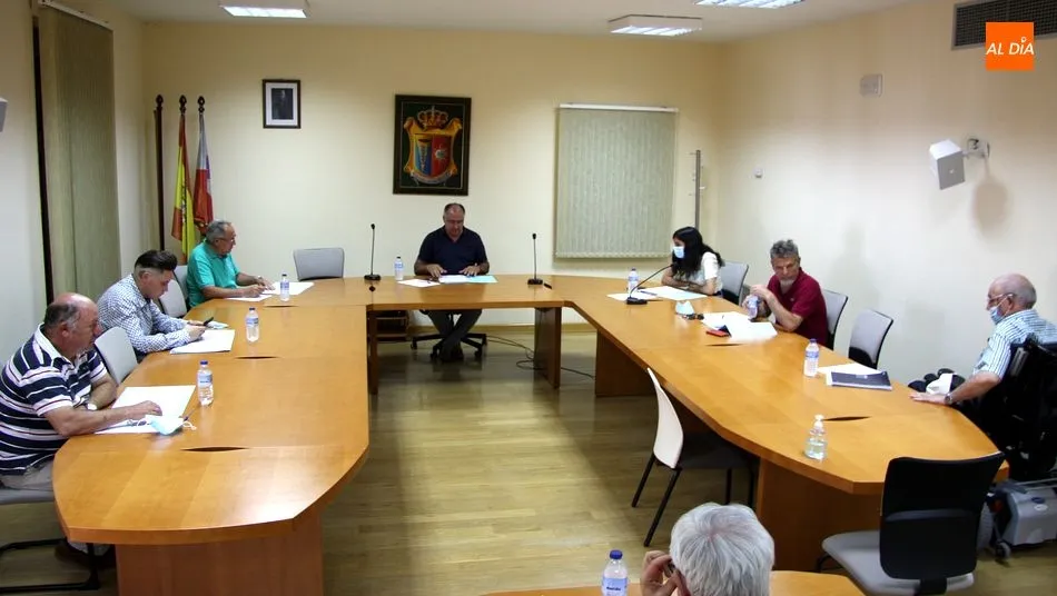 El equipo de Gobierno sacó adelante la aprobación de este contrato que supondrá el ingreso de 280.000 euros anuales para el municipio