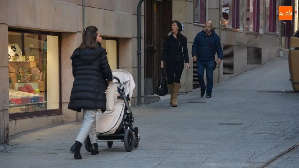 Investigadores dicen que es poco probable que las madres transmitan el Covid-19 a sus recién...