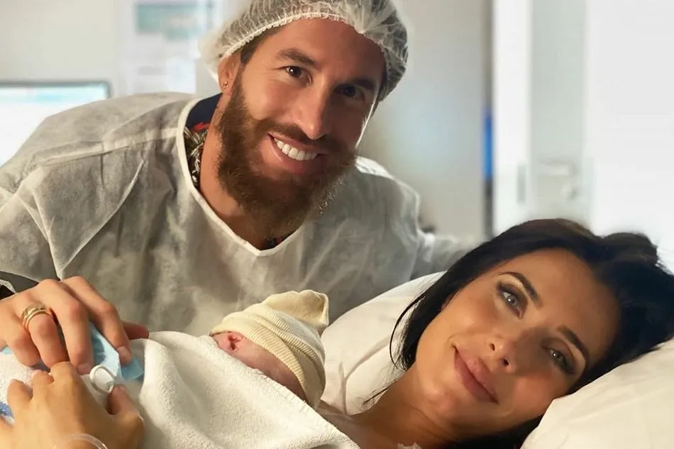 El pequeño Máximo junto a sus felices padres - Instagram de Pilar Rubio
