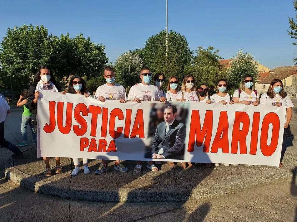 Más de 700 personas han recorrido las calles de la localidad - Justicia para Mario