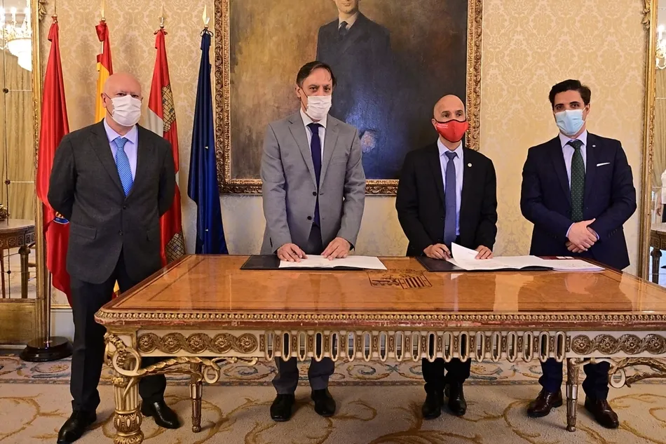 Firma del convenio entre el Ayuntamiento de Salamanca y la Fundación General de la USAL
