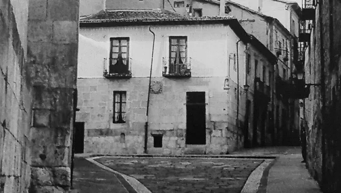 La calle Clavel, uno de los lugares que menos ha cambiado en la ciudad