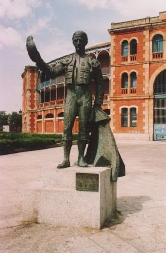 La figura señera  (El Viti)