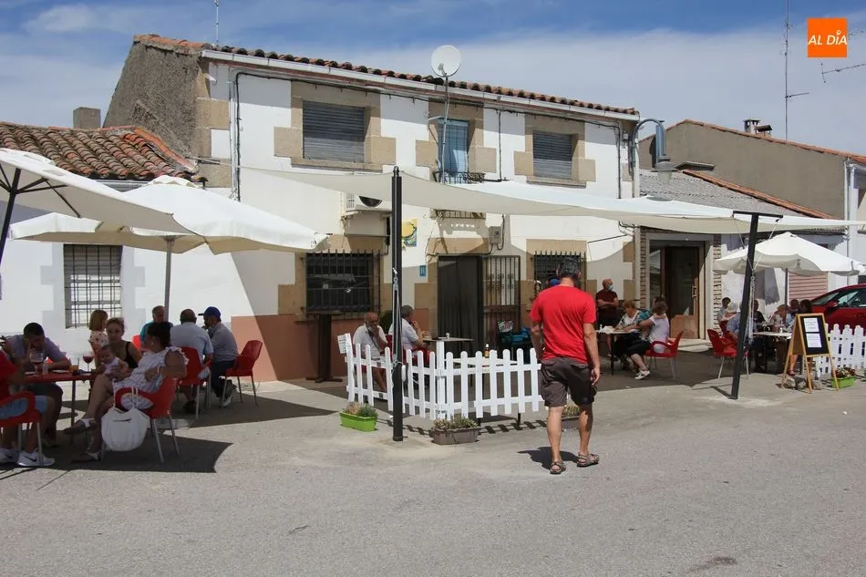 El mercadillo portugués de Trabanca comienza agosto con una excelente afluencia de puestos de...