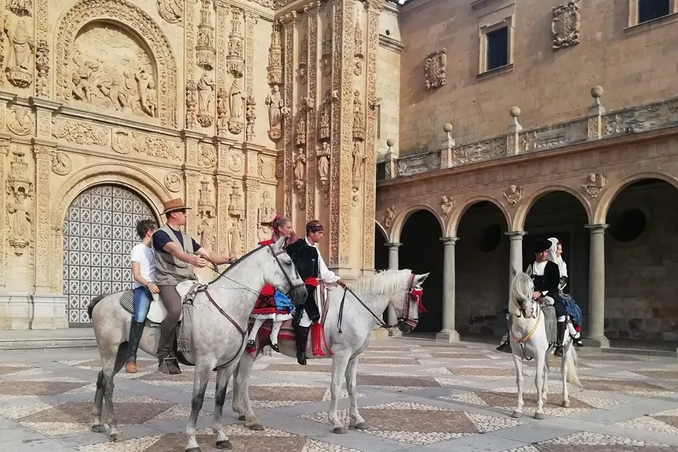 Reportaje fotográfico para la promoción de los trajes típicos de la sierra