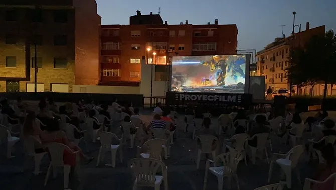 Cine al aire libre
