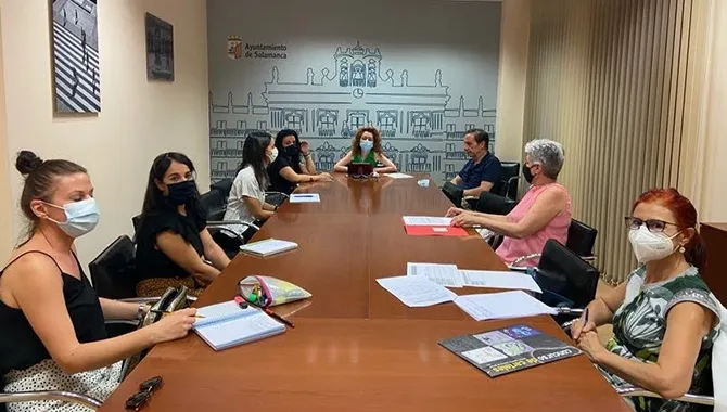 La concejala de Familia e Igualdad de Oportunidades, Ana Suárez, mantenía un encuentro de trabajo este jueves en el Ayuntamiento,