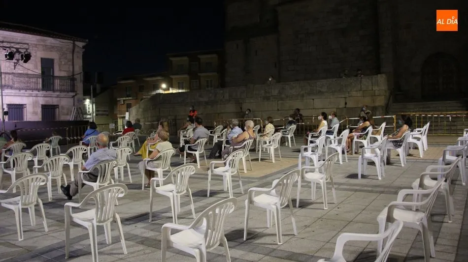 Excelente actuación de Roberto Chapu en Vitigudino  