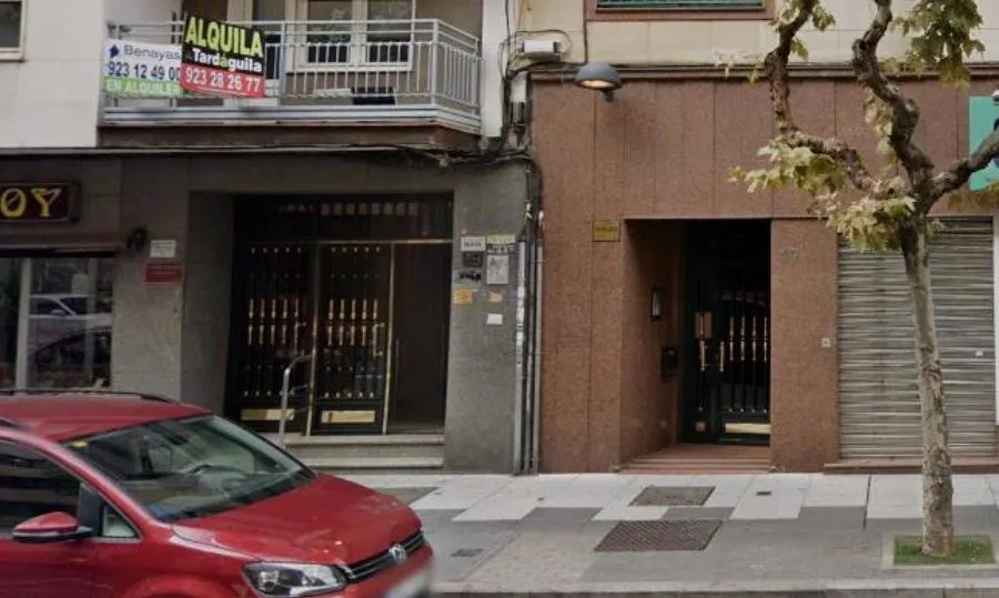 Número 15 del paseo Torres Villarroel, donde tenía lugar este suceso. Foto Google Maps