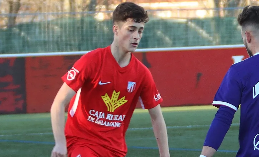 Tena, lateral juvenil de la UD Santa Marta, que probará en el Betis. Foto UD Santa Marta