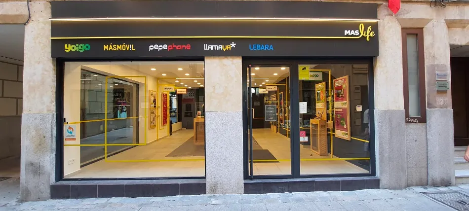 Una de las tiendas de San Máximo Telecomo en Salamanca