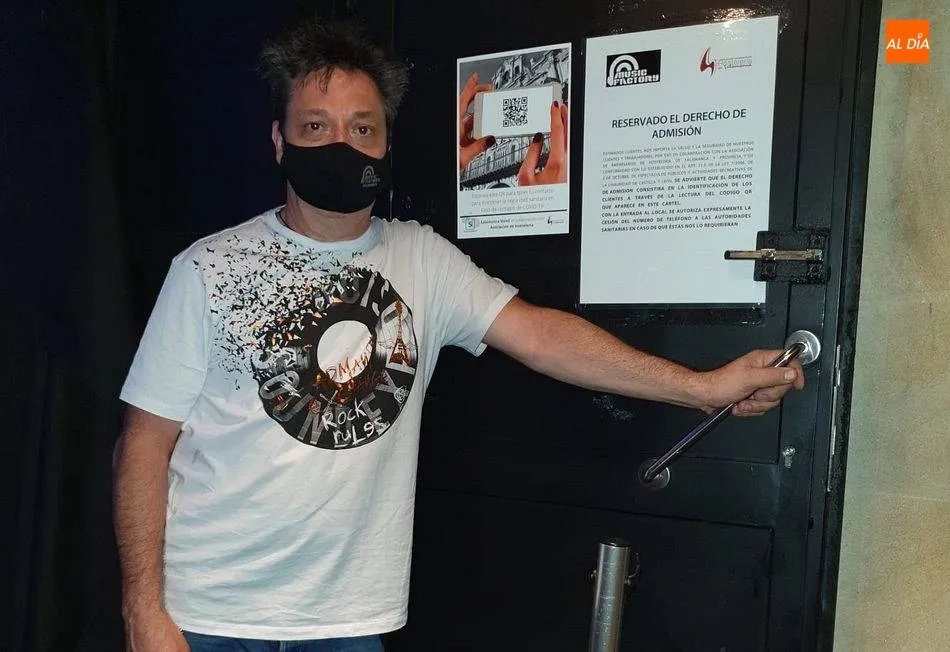 Pedro San Ricardo, a la entrada del Music Factory