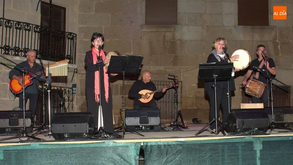 Baleo actuó en la Plaza de San Felices de los Gallegos / E. Corredera