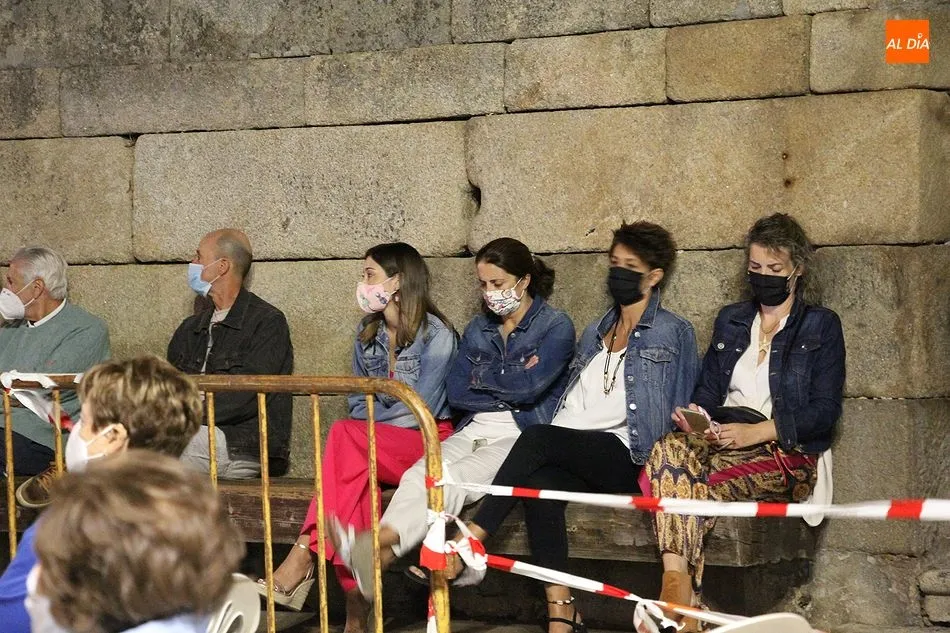 Excelente tributo a Joaquín Sabina en Vitigudino  