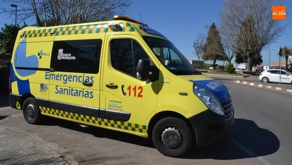 El conductor herido tuvo que ser evacuado en ambulancia. Foto de archivo