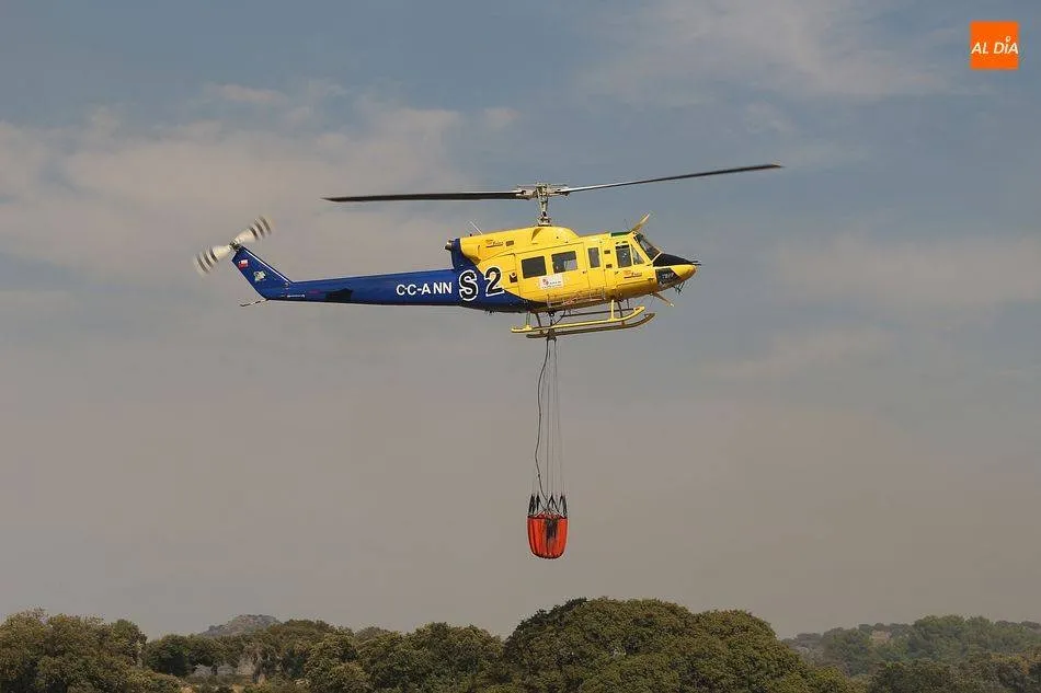 Imagen de archivo del helicóptero trabajando en labores de extinción