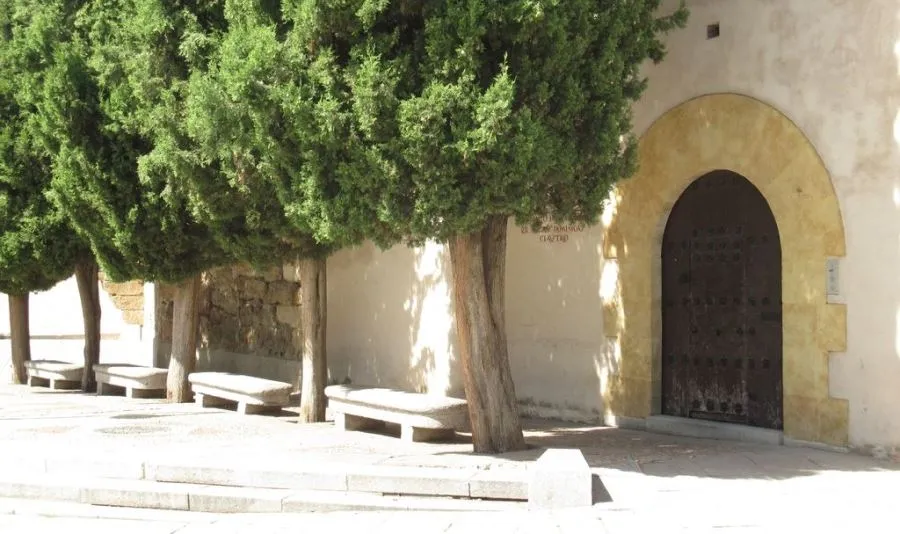 El Convento de las Dueñas tampoco ofrece un horario para la visita pública