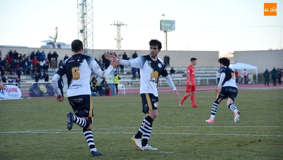 Guille Andrés en uno de los partidos disputados con Unionistas en las Pistas