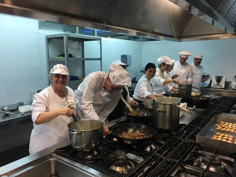 Alumnos en la Escuela municipal de Hostelería de Santa Marta