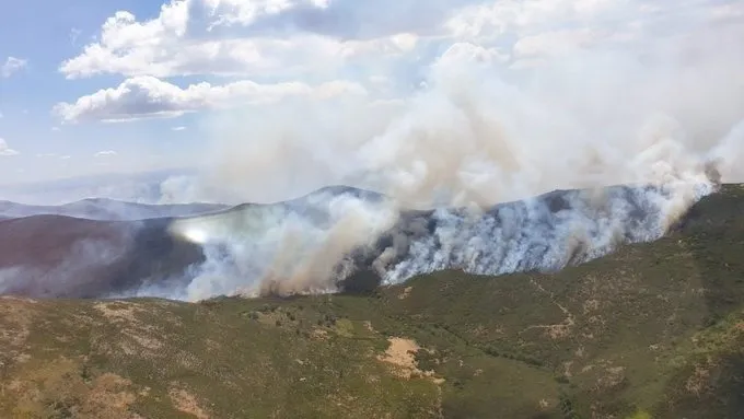 El fuego que afecta a la Vera sigue fuera de control y el de las Hurdes tiene una evolución favorable - BRIF TABUYO
