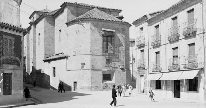 La iglesia de San Julián, de los barrios extramuros al casco urbano