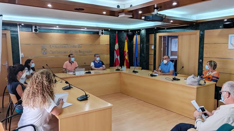 Reunión con los directores y jefes de estudio de los tres colegios del municipio