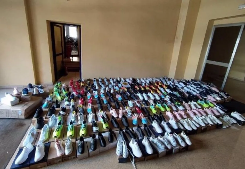 Pares de zapatillas intervenidos. - POLICÍA VALLADOLID