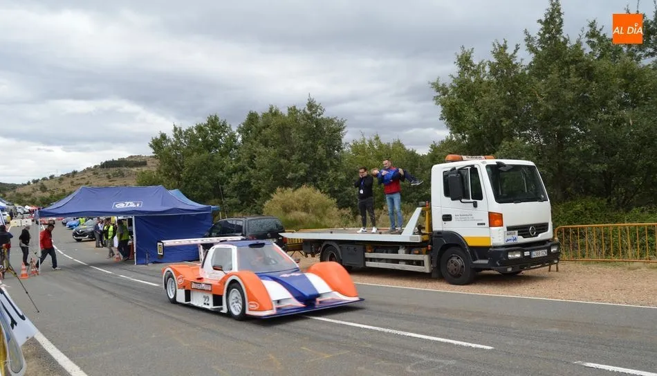 Alfredo Chavarri Pascual con su barqueta BRC B 49-1,4 , ganador del año anterior en fórmula