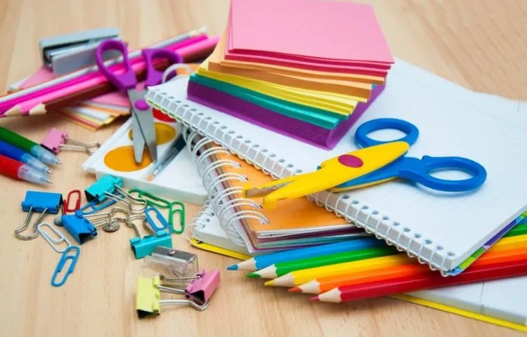 El lunes se abre el plazo de solicitud de ayudas municipales para la compra de material escolar