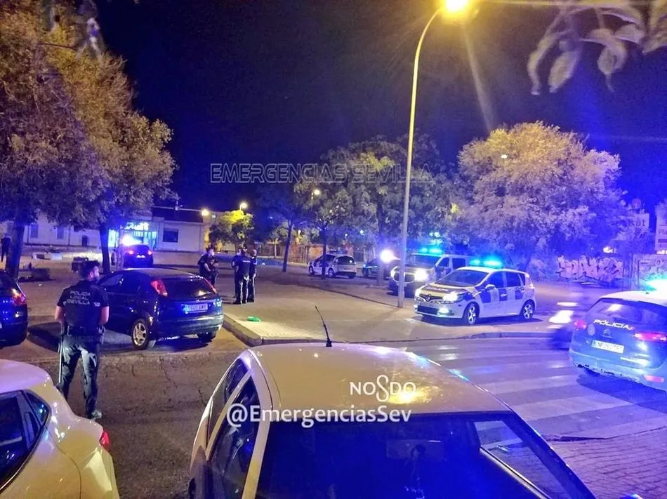 Operativo conjunto de ambas Policías para evitar una botellona - EMERGENCIAS SEVILLA