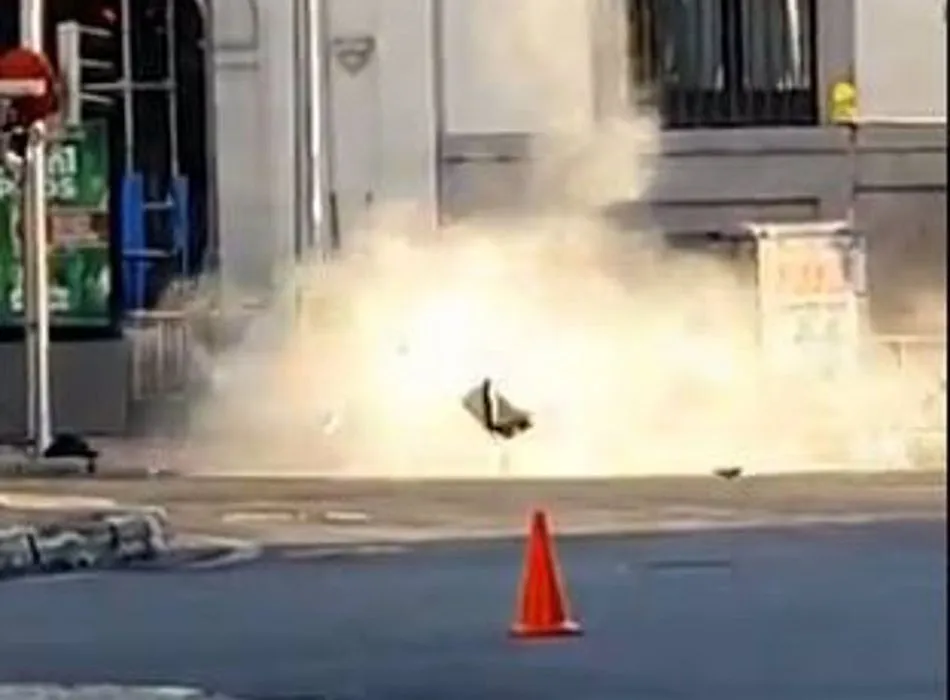 Momento de la explosión controlada de la mochila sospechosa - UFP Madrid