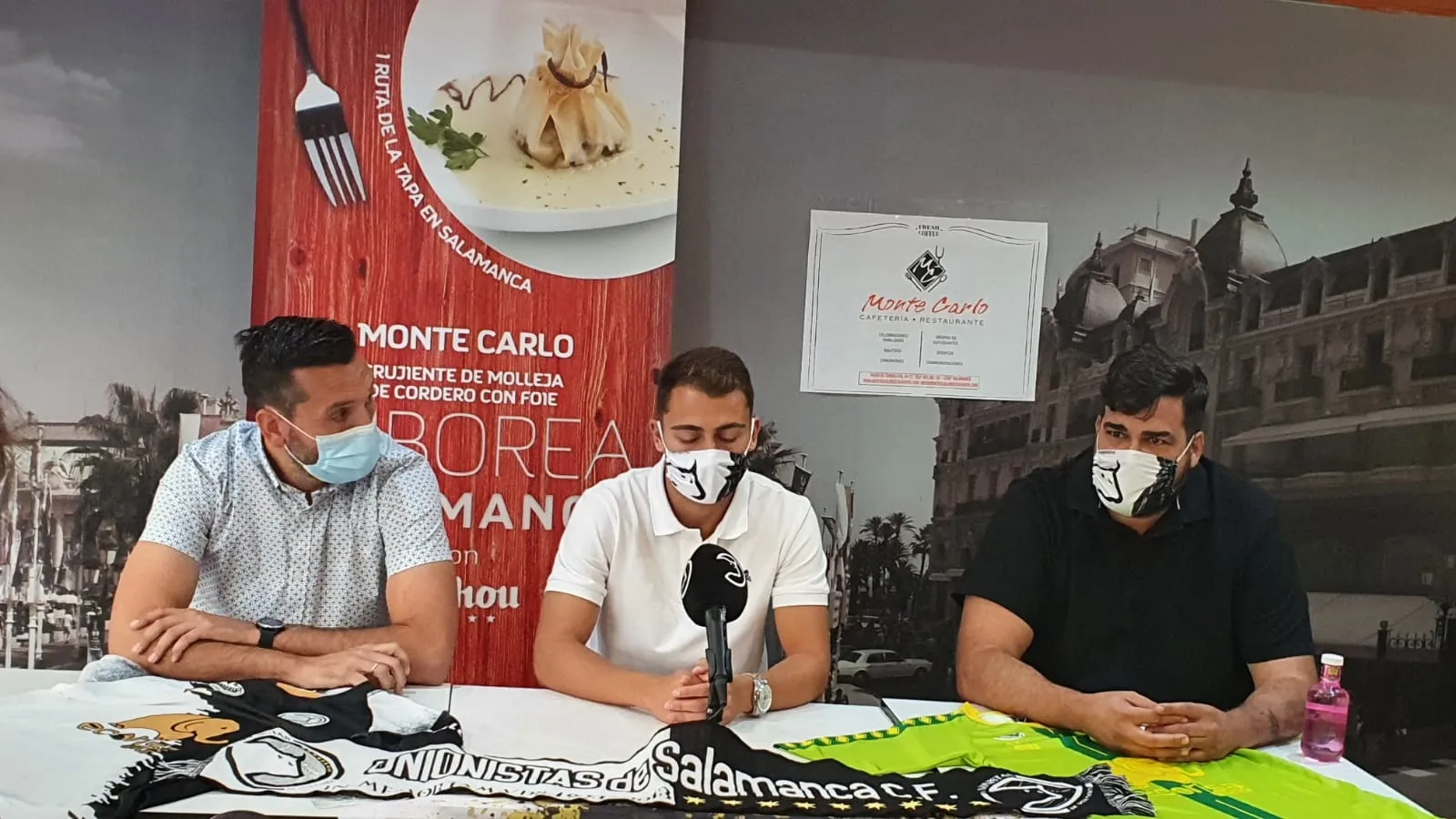 Rey, junto a Hernán Pérez y Sandoval