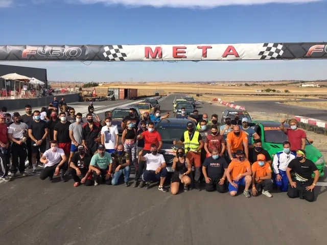 Los participantes, en meta