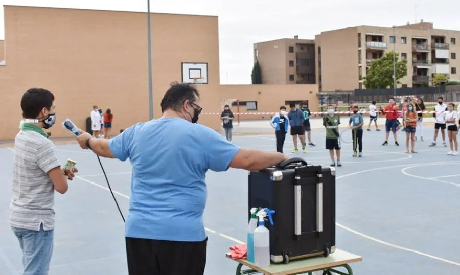 Con “Radio patio” no solo interactuarán los alumnos de la clase que toque cada día sino todo el colegio, porque la emisión será en abierto
