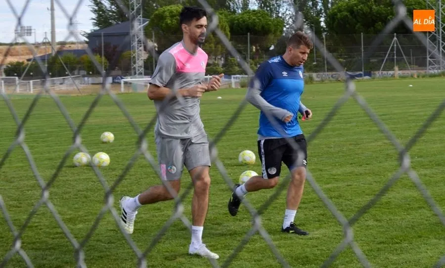 El Salamanca UDS entrena en el Anexo con Lacerda al margen del grupo