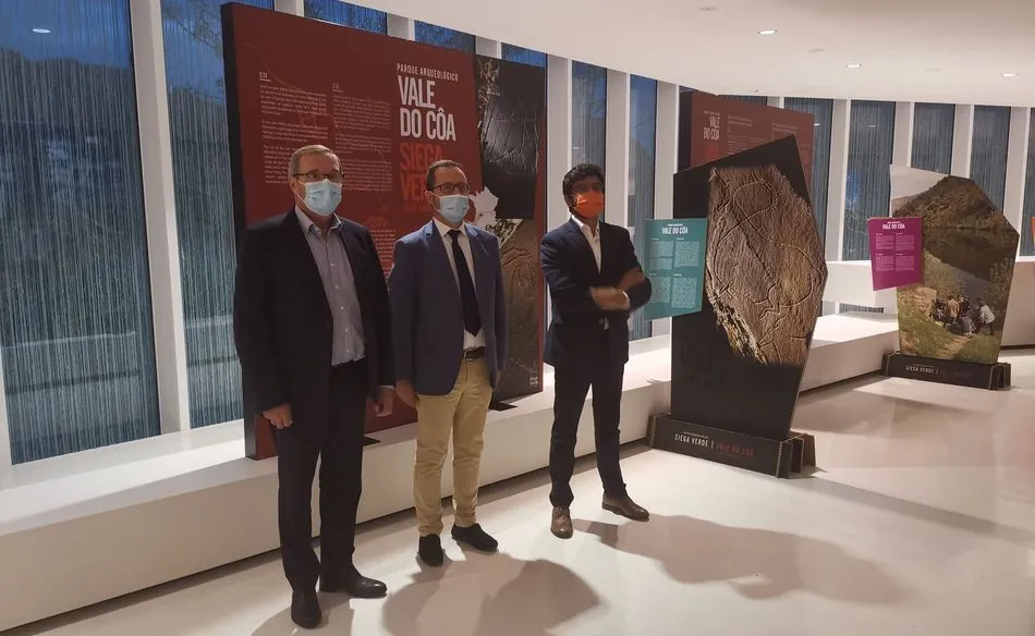 Inauguración de la exposición ‘Côa-Siega Verde. L´art qui s´est échapée des cavernes’