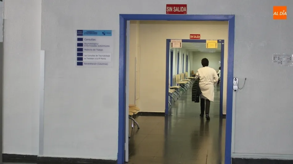 Quejas de los trabajadores de limpieza del Complejo Hospitalario por la falta de personal y medios