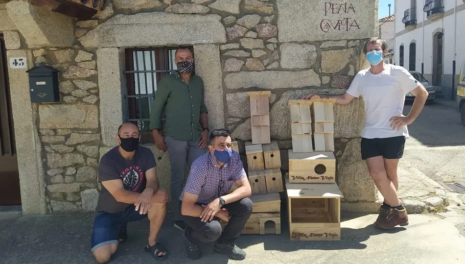 Integrantes de Peña Gaviota con miembros de La Voz Animal