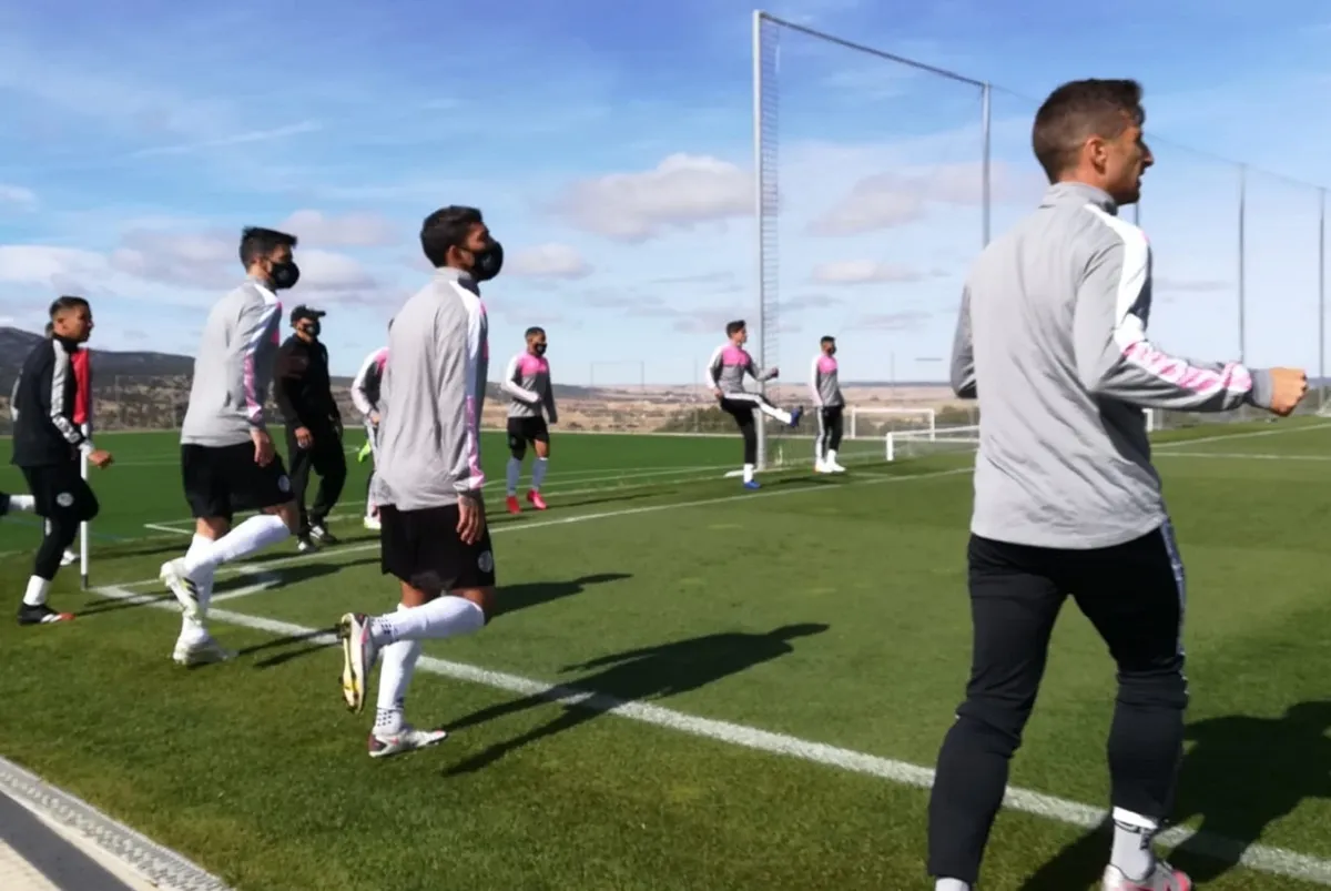 Calentamiento del Salamanca UDS, en Segovia