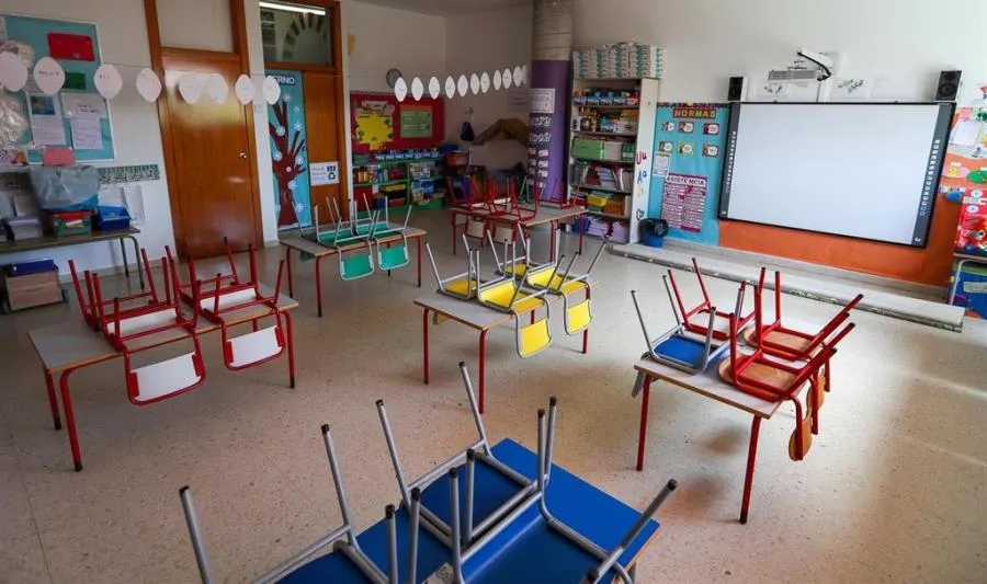 La Junta de Castilla y León recuerda a los padres de los niños que estén pendientes de resultados de PCR que no los lleven a su centro educativo hasta que no termine el periodo de cuarentena