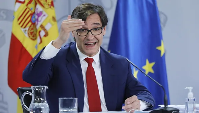 El ministro de Sanidad, Salvador Illa, en su comparecencia en rueda de prensa. EP